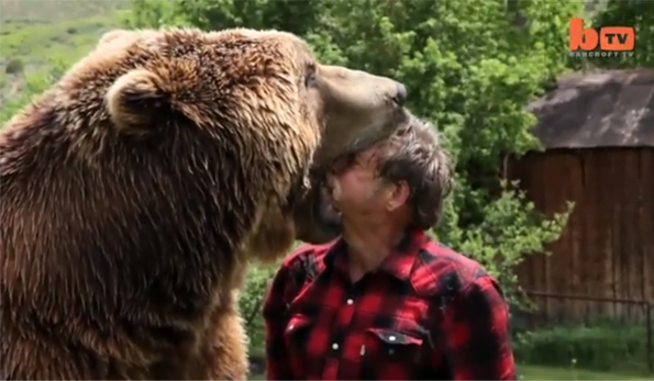 grizzly-bear-trainer.jpg