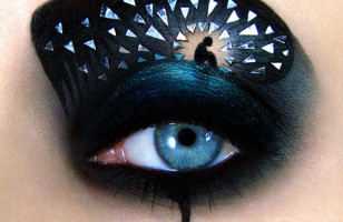 Insanely amazing Eye Make-Up Art & More Incredible Links