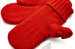 Mitten Flask Keeps You Warm And Boozy