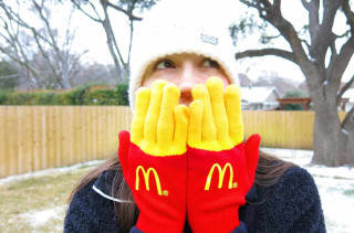 These French Fry Gloves Make Your Fingers Look Like Fries
