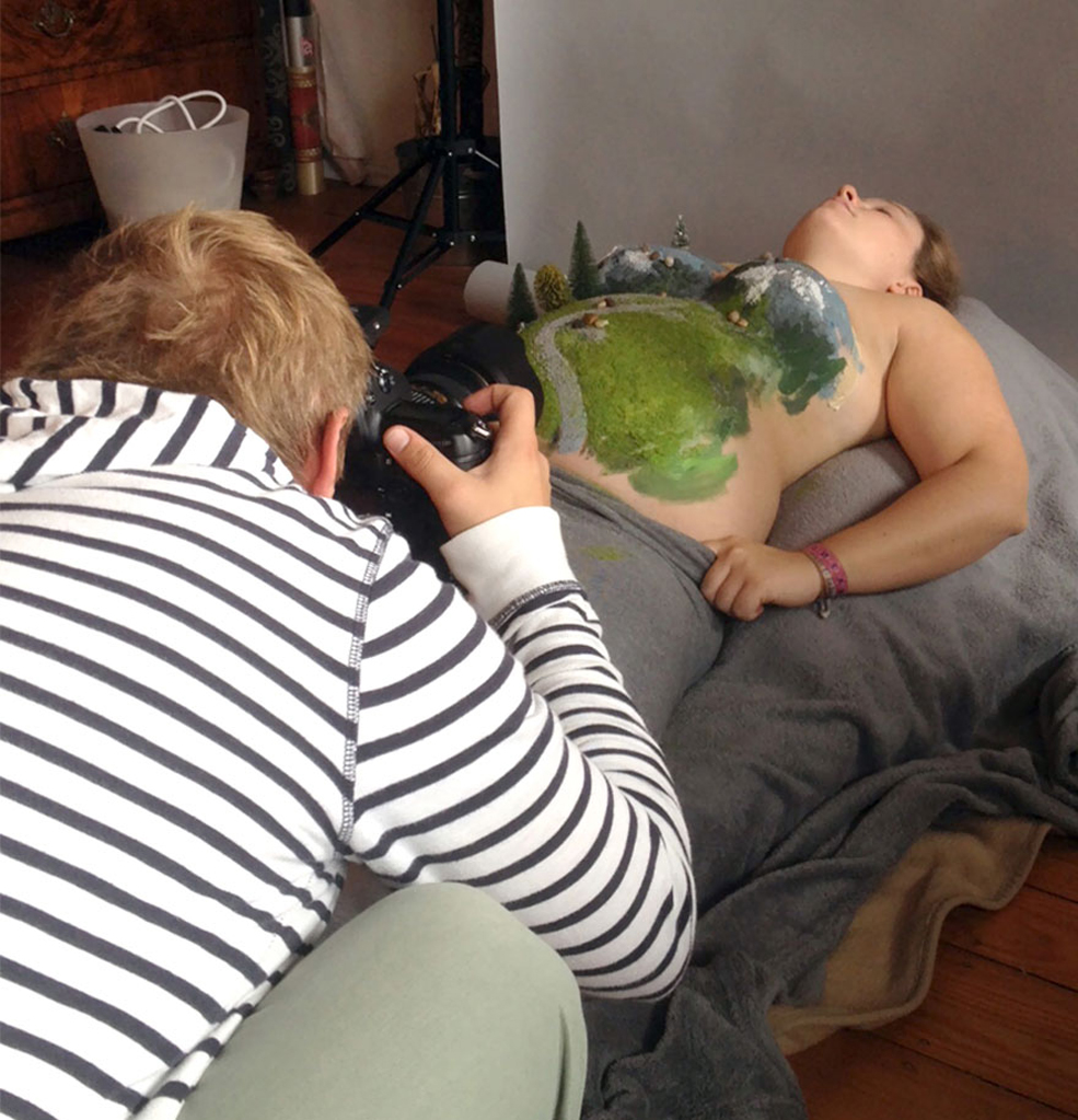 One Dad Created Fun Photos Using His Wife's Pregnant Belly