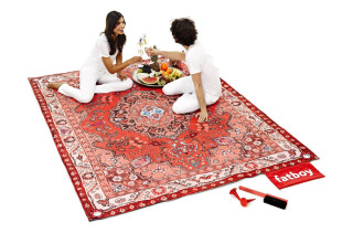 This Picnic Blanket Looks Like An Oriental Rug 'Cause You Fancy